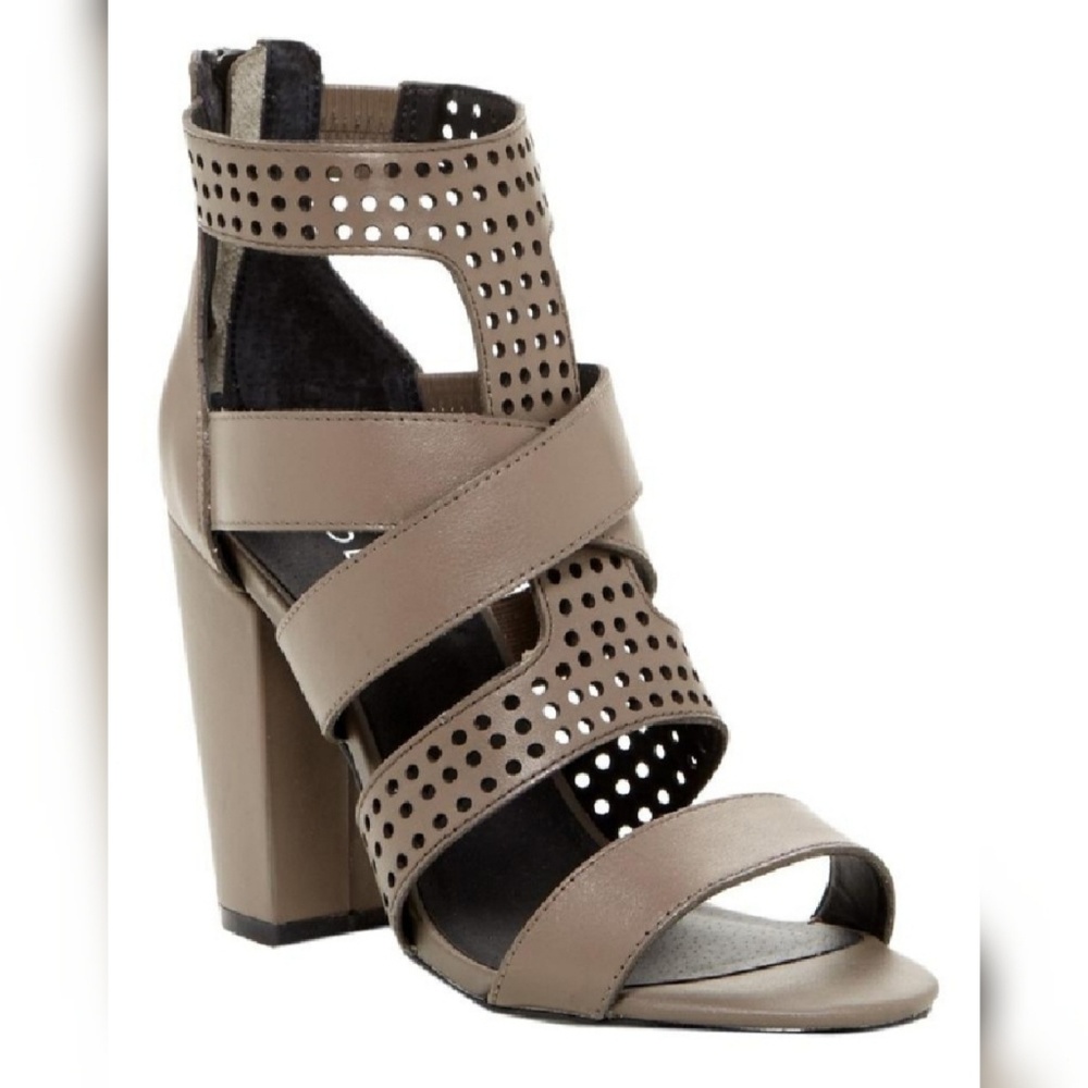 Ladies leather heels